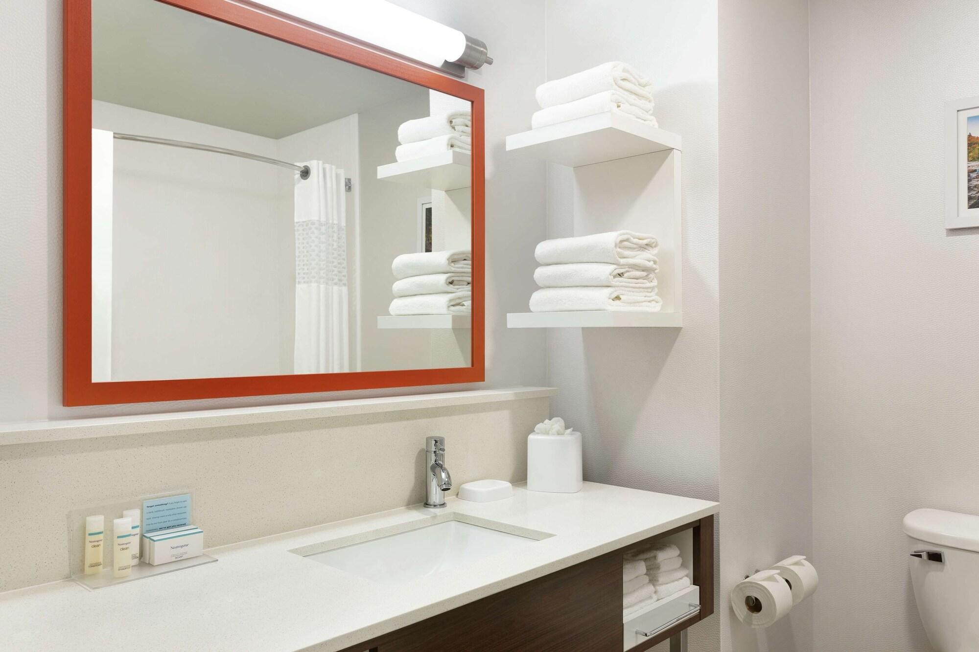 Hampton Inn דובר מראה חיצוני תמונה