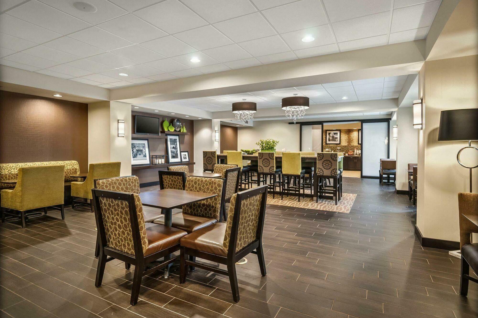 Hampton Inn דובר מראה חיצוני תמונה